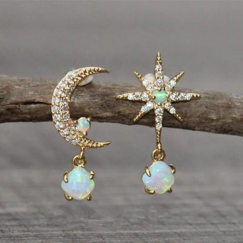 Pendientes en forma de Luna y Estrella en Oro y Ópalo