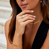Mir - Anillo con Cristales y Tornillo de Uva en Oro