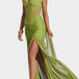 Vestido Milica en Seda de Leche con Escote Profundo y Pliegues Modelados